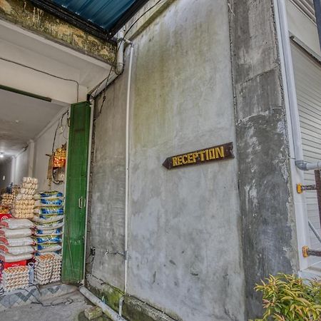 L Degus Hostel Toyapakeh Bagian luar foto